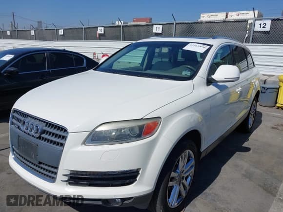 ✅ 2008 Audi Q7 Premium • VIN: WA1BY74LX8D001511 • Lot: 42561490. Wystawiony na IAAI z przebiegiem 103 264 mil. Bezpłatny archiwum sprzedaży aukcyjnych z USA i szczegółowy raport historii pojazdu na DreamBid. Zdjęcie 6.