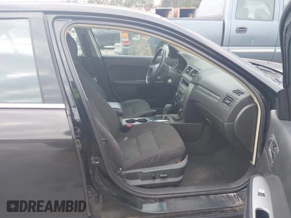 ✅ 2012 Ford Fusion Hybrid • VIN: 3FADP0L32CR157817 • Lot: 43842344. Listed on IAAI with 142,555 mi. Free auction sales archive from the USA and detailed vehicle history report at DreamBid. Image 5.