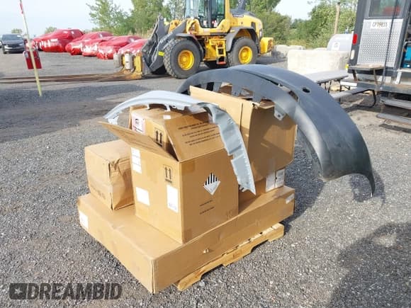 ✅ 2024 Tesla Model 3 • VIN: 5YJ3E1EA1RF749104 • Lot: 43182477. Wystawiony na IAAI z przebiegiem 18 569 mil. Bezpłatny archiwum sprzedaży aukcyjnych z USA i szczegółowy raport historii pojazdu na DreamBid. Zdjęcie 20.