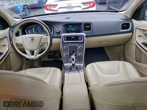 ✅ 2016 Volvo V60 T5 Drive-E Premier • VIN: YV140MEK5G1301414 • Lot: 93831515. Wystawiony na Copart z przebiegiem 126 599 mil. Bezpłatny archiwum sprzedaży aukcyjnych z USA i szczegółowy raport historii pojazdu na DreamBid. Zdjęcie 8.