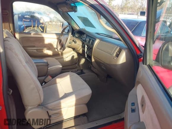 ✅ 2003 Toyota Tacoma PreRunner • VIN: 5TESN92N63Z239175 • Lot: 43815117. Listed on IAAI with 186,026 mi. Free auction sales archive from the USA and detailed vehicle history report at DreamBid. Image 5.