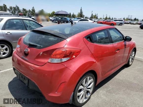 ✅ 2013 Hyundai Veloster w/Gray Int • VIN: KMHTC6AD6DU172584 • Lot: 82425004. Wystawiony na Copart z przebiegiem 135 563 mil. Bezpłatny archiwum sprzedaży aukcyjnych z USA i szczegółowy raport historii pojazdu na DreamBid. Zdjęcie 3.