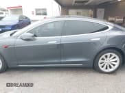 ✅ 2017 Tesla Model S 60 • VIN: 5YJSA1E17HF202747 • Lot: 43808471. Listed on IAAI with 86,966 mi. Free auction sales archive from the USA and detailed vehicle history report at DreamBid. Image 14.