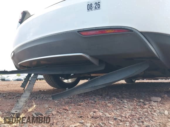 ✅ 2013 Tesla Model S Performance • VIN: 5YJSA1CP3DFP05886 • Lot: 43369959. Wystawiony na IAAI z przebiegiem 154 931 mil. Bezpłatny archiwum sprzedaży aukcyjnych z USA i szczegółowy raport historii pojazdu na DreamBid. Zdjęcie 6.