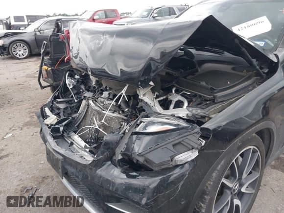 ✅ 2019 Mercedes-Benz GLC 43 AMG • VIN: WDC0G6EB9KF660203 • Lot: 42180696. Wystawiony na IAAI z przebiegiem 83 615 mil. Bezpłatny archiwum sprzedaży aukcyjnych z USA i szczegółowy raport historii pojazdu na DreamBid. Zdjęcie 6.