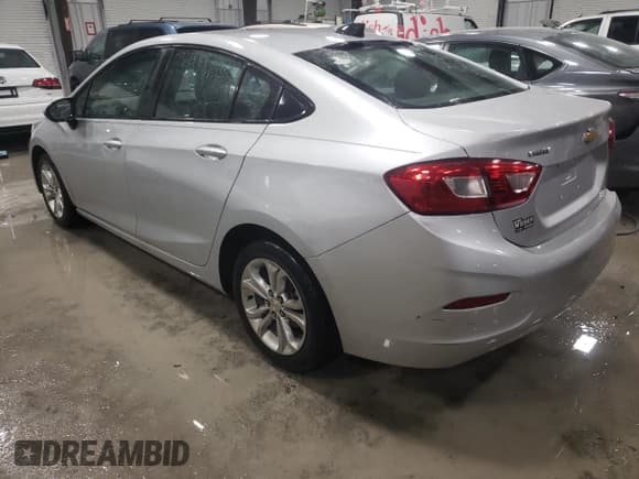 ✅ 2019 Chevrolet Cruze LS • VIN: 1G1BC5SM4K7130525 • Lot: 72665842. Listed on Copart with 56,527 mi. Free auction sales archive from the USA and detailed vehicle history report at DreamBid. Image 2.