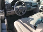 ✅ 2018 Ford F-150 XL • VIN: 1FTMF1CB1JKC01852 • Lot: 68040195. Wystawiony na Copart z przebiegiem 99 510 mil. Bezpłatny archiwum sprzedaży aukcyjnych z USA i szczegółowy raport historii pojazdu na DreamBid. Zdjęcie 8.