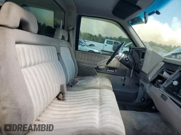 ✅ 1993 Chevrolet Silverado 1500 • VIN: 1GCDC14HXPZ174596 • Lot: 55342725. Wystawiony na Copart z przebiegiem 328 844 mil. Bezpłatny archiwum sprzedaży aukcyjnych z USA i szczegółowy raport historii pojazdu na DreamBid. Zdjęcie 10.