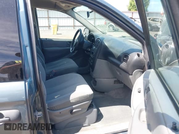 ✅ 2007 Dodge Grand Caravan SE • VIN: 1D4GP24RX7B210864 • Lot: 42378221. Listed on IAAI with 288,865 mi. Free auction sales archive from the USA and detailed vehicle history report at DreamBid. Image 5.