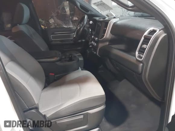 ✅ 2022 Ram 2500 Big Horn • VIN: 3C6UR5DL6NG436791 • Lot: 42287288. Wystawiony na IAAI z przebiegiem 62 207 mil. Bezpłatny archiwum sprzedaży aukcyjnych z USA i szczegółowy raport historii pojazdu na DreamBid. Zdjęcie 5.