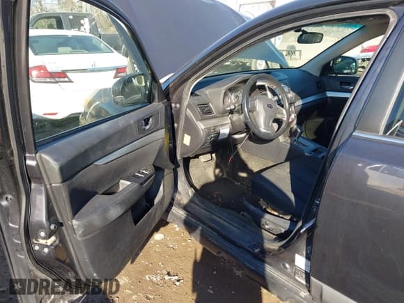 ✅ 2012 Subaru Outback Prem • VIN: 4S4BRBCC9C3251789 • Lot: 43666194. Listed on IAAI with 129,797 mi. Free auction sales archive from the USA and detailed vehicle history report at DreamBid. Image 5.