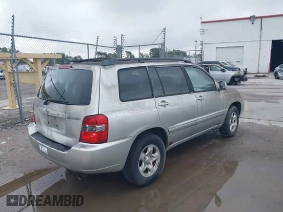 2006 Toyota Highlander с VIN JTEGD21A460137419, выставлен на аукционе IAAI как лот 43174142 с пробегом 213 706 миль миль и . История ставок и продаж доступна на DreamBid. Изображение 4.