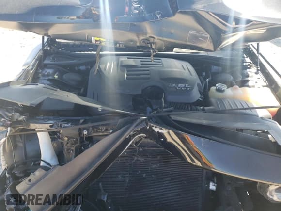 ✅ 2018 Dodge Challenger SXT Plus • VIN: 2C3CDZAG3JH246401 • Lot: 47779734. Wystawiony na Copart z przebiegiem 42 211 mil. Bezpłatny archiwum sprzedaży aukcyjnych z USA i szczegółowy raport historii pojazdu na DreamBid. Zdjęcie 12.