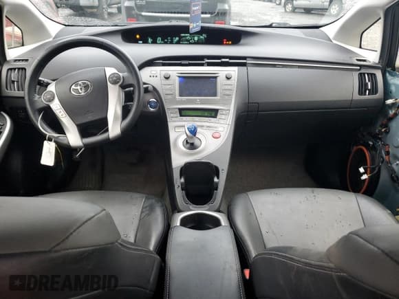 ✅ 2015 Toyota Prius Two • VIN: JTDKN3DU6F1919903 • Lot: 91701585. Wystawiony na Copart z przebiegiem 165 701 mil. Bezpłatny archiwum sprzedaży aukcyjnych z USA i szczegółowy raport historii pojazdu na DreamBid. Zdjęcie 8.