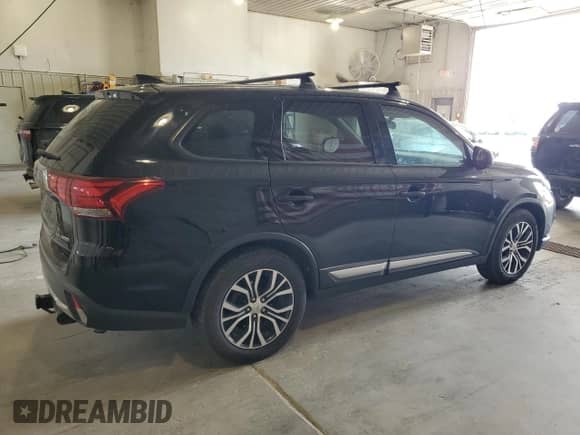 2018 Mitsubishi Outlander ES z VIN JA4AD2A35JZ023939, wystawiony jako Copart lot #71499925 z przebiegiem 159 582 mil mil oraz Szkoda całkowita • Salvage title. Historia ofert i sprzedaży dostępna na DreamBid. Obrazek 3.