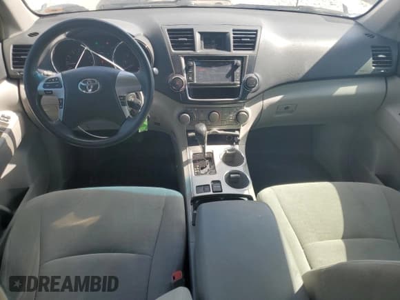 ✅ 2013 Toyota Highlander SE • VIN: 5TDZK3EH5DS103015 • Лот: 81876345. Опубликован ранее на Copart с пробегом 173 139 миль. Бесплатный доступ к архиву аукционных продаж из США и подробный отчёт об истории автомобиля на DreamBid. Изображение 8.