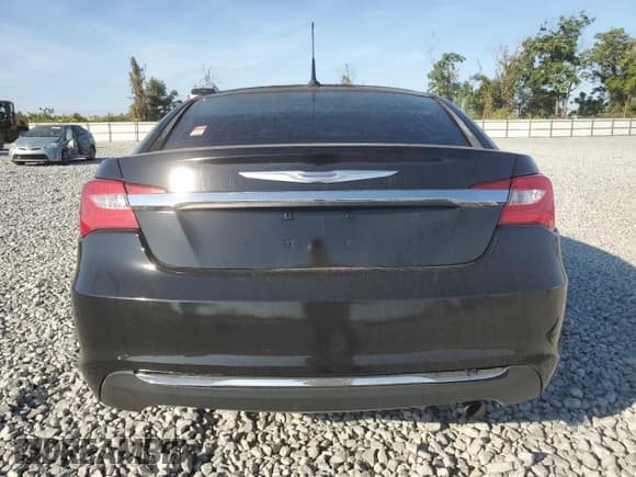 ✅ 2014 Chrysler 200 LX • VIN: 1C3CCBAB0EN209768 • Лот: 93707255. Опубликован ранее на Copart с пробегом Не указан. Бесплатный доступ к архиву аукционных продаж из США и подробный отчёт об истории автомобиля на DreamBid. Изображение 6.