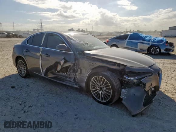 ✅ 2017 Alfa Romeo Giulia Ti • VIN: ZARFAECNXH7549323 • Лот: 92287995. Опубликован ранее на Copart с пробегом 88 534 миль. Бесплатный доступ к архиву аукционных продаж из США и подробный отчёт об истории автомобиля на DreamBid. Изображение 4.