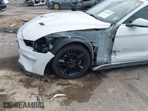 ✅ 2020 Ford Mustang EcoBoost Premium • VIN: 1FATP8UH7L5126473 • Lot: 43405791. Wystawiony na IAAI z przebiegiem 55 771 mil. Bezpłatny archiwum sprzedaży aukcyjnych z USA i szczegółowy raport historii pojazdu na DreamBid. Zdjęcie 6.