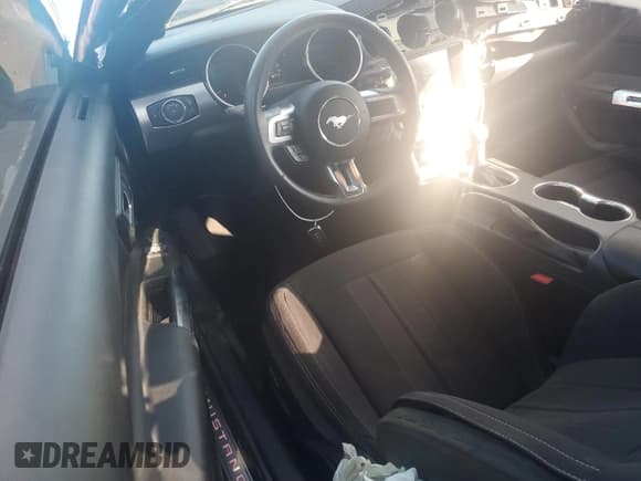 ✅ 2022 Ford Mustang GT • VIN: 1FA6P8CF3N5110240 • Lot: 72098325. Listed on Copart with 20,645 mi. Free auction sales archive from the USA and detailed vehicle history report at DreamBid. Image 8.