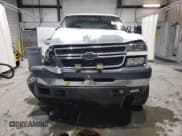 ✅ 2006 Chevrolet Silverado 2500HD Work Truck • VIN: 1GCHC23U36F131515 • Лот: 89382065. Опубликован ранее на Copart с пробегом 276 530 миль. Бесплатный доступ к архиву аукционных продаж из США и подробный отчёт об истории автомобиля на DreamBid. Изображение 5.