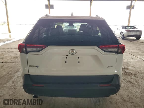 ✅ 2023 Toyota RAV4 XLE • VIN: 2T3W1RFV1PW272352 • Lot: 93491515. Wystawiony na Copart z przebiegiem 56 795 mil. Bezpłatny archiwum sprzedaży aukcyjnych z USA i szczegółowy raport historii pojazdu na DreamBid. Zdjęcie 6.