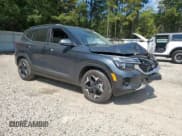 ✅ 2025 Kia Seltos EX • VIN: KNDER2AA1S7772676 • Lot: 81599225. Listed on Copart with 5,943 mi. Free auction sales archive from the USA and detailed vehicle history report at DreamBid. Image 4.