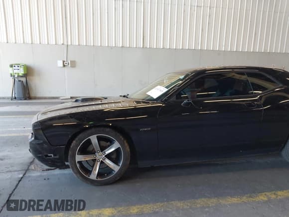 ✅ 2014 Dodge Challenger R/T 100th Anniversary Appearance • VIN: 2C3CDYBT4EH281993 • Lot: 42687365. Listed on IAAI with 86,928 mi. Free auction sales archive from the USA and detailed vehicle history report at DreamBid. Image 6.