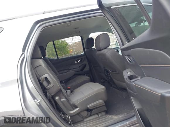 ✅ 2020 Chevrolet Traverse LT Cloth • VIN: 1GNERGKW4LJ171782 • Lot: 43415058. Wystawiony na IAAI z przebiegiem 76 109 mil. Bezpłatny archiwum sprzedaży aukcyjnych z USA i szczegółowy raport historii pojazdu na DreamBid. Zdjęcie 8.