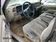 ✅ 1998 GMC Sierra 1500 • VIN: 1GTEK19R2WE559262 • Лот: 62186945. Опубликован ранее на Copart с пробегом 217 981 миль. Бесплатный доступ к архиву аукционных продаж из США и подробный отчёт об истории автомобиля на DreamBid. Изображение 8.