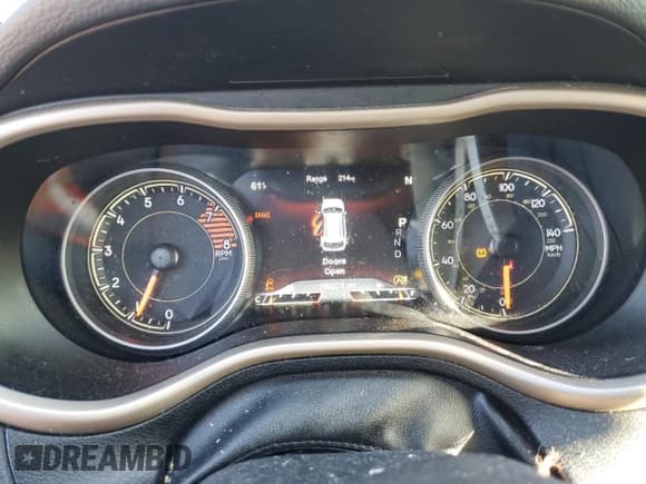 ✅ 2016 Jeep Cherokee Limited • VIN: 1C4PJMDS0GW192798 • Lot: 83979705. Wystawiony na Copart z przebiegiem 160 275 mil. Bezpłatny archiwum sprzedaży aukcyjnych z USA i szczegółowy raport historii pojazdu na DreamBid. Zdjęcie 9.