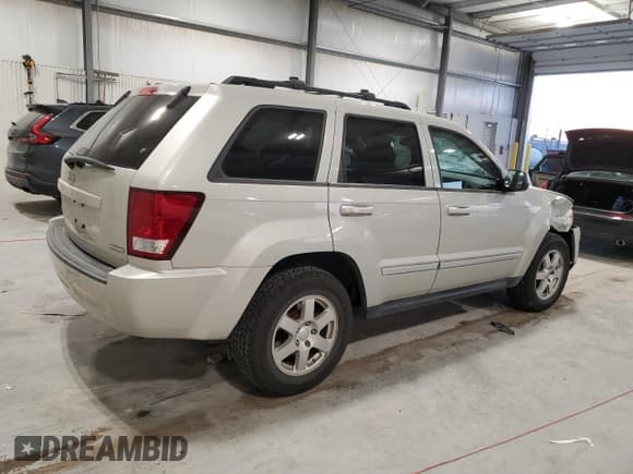 ✅ 2010 Jeep Grand Cherokee Laredo • VIN: 1J4PR4GK0AC138800 • Lot: 91083605. Wystawiony na Copart z przebiegiem 78 401 mil. Bezpłatny archiwum sprzedaży aukcyjnych z USA i szczegółowy raport historii pojazdu na DreamBid. Zdjęcie 3.