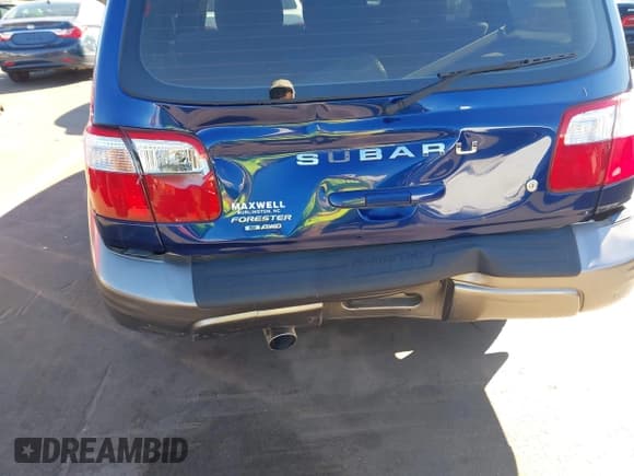 ✅ 2002 Subaru Forester S • VIN: JF1SF65552H708382 • Lot: 43640579. Wystawiony na IAAI z przebiegiem 83 171 mil. Bezpłatny archiwum sprzedaży aukcyjnych z USA i szczegółowy raport historii pojazdu na DreamBid. Zdjęcie 6.