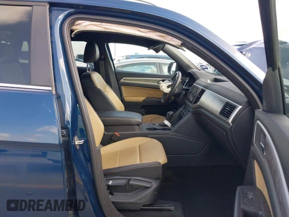 ✅ 2021 Volkswagen Atlas SE • VIN: 1V2WC2CA4MC232301 • Lot: 42538962. Listed on IAAI with Not provided. Free auction sales archive from the USA and detailed vehicle history report at DreamBid. Image 5.