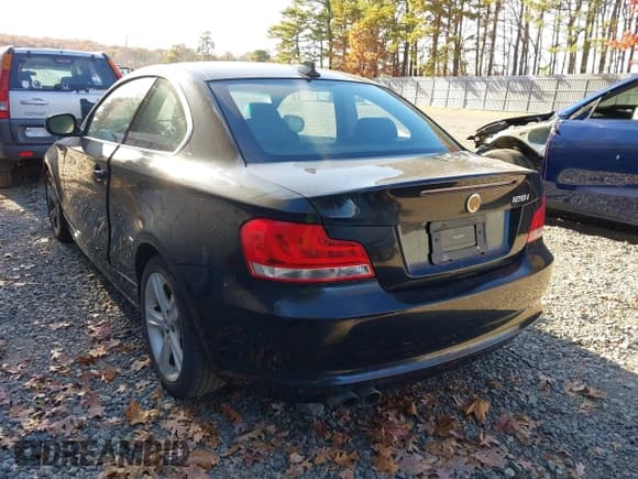 ✅ 2013 BMW 1 Series 128i • VIN: WBAUP9C52DVS94371 • Lot: 43637948. Wystawiony na IAAI z przebiegiem 135 754 mil. Bezpłatny archiwum sprzedaży aukcyjnych z USA i szczegółowy raport historii pojazdu na DreamBid. Zdjęcie 3.