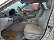 ✅ 2010 Toyota Camry • VIN: 4T1BF3EKXAU101085 • Lot: 94702765. Wystawiony na Copart z przebiegiem 48 231 mil. Bezpłatny archiwum sprzedaży aukcyjnych z USA i szczegółowy raport historii pojazdu na DreamBid. Zdjęcie 7.