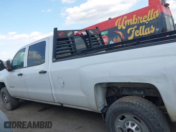 ✅ 2018 Chevrolet Silverado 2500HD Work Truck • VIN: 1GC1CUEG5JF211573 • Лот: 43252193. Опубликован ранее на IAAI с пробегом 220 060 миль. Бесплатный доступ к архиву аукционных продаж из США и подробный отчёт об истории автомобиля на DreamBid. Изображение 14.