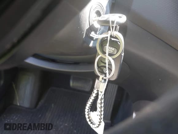 ✅ 2013 Hyundai Veloster w/Black Int • VIN: KMHTC6AD8DU135360 • Lot: 39632653. Wystawiony na IAAI z przebiegiem 135 744 mil. Bezpłatny archiwum sprzedaży aukcyjnych z USA i szczegółowy raport historii pojazdu na DreamBid. Zdjęcie 11.