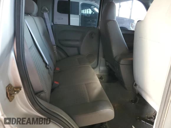 ✅ 2007 Jeep Liberty Sport • VIN: 1J4GL48K27W646967 • Lot: 82635105. Wystawiony na Copart z przebiegiem 139 581 mil. Bezpłatny archiwum sprzedaży aukcyjnych z USA i szczegółowy raport historii pojazdu na DreamBid. Zdjęcie 11.