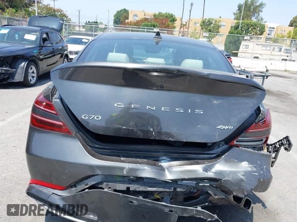 ✅ 2023 Genesis G70 2.0T • VIN: KMTG34TA3PU120669 • Lot: 42465099. Wystawiony na IAAI z przebiegiem 36 242 mil. Bezpłatny archiwum sprzedaży aukcyjnych z USA i szczegółowy raport historii pojazdu na DreamBid. Zdjęcie 6.