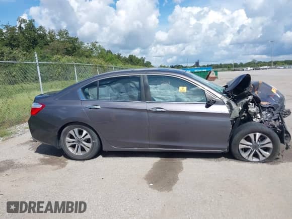 2014 Honda Accord LX с VIN 1HGCR2F39EA246032, выставлен на аукционе IAAI как лот 43297373 с пробегом Не указан миль и . История ставок и продаж доступна на DreamBid. Изображение 14.