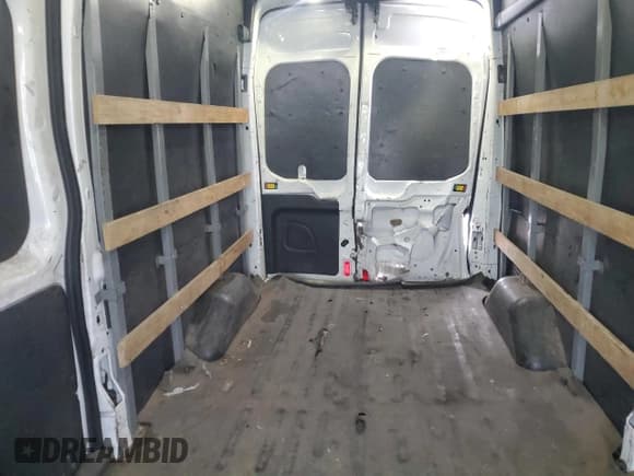 ✅ 2017 Ford Transit • VIN: 1FTYR2XM6HKA58420 • Lot: 54891555. Wystawiony na Copart z przebiegiem 395 259 mil. Bezpłatny archiwum sprzedaży aukcyjnych z USA i szczegółowy raport historii pojazdu na DreamBid. Zdjęcie 10.