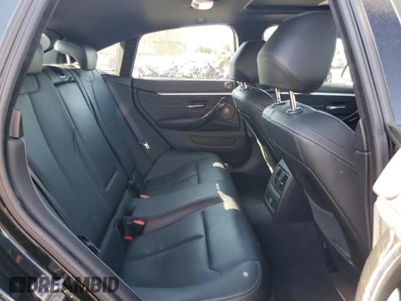 ✅ 2018 BMW 4 Series 440i • VIN: WBA4J5C54JBF07685 • Lot: 71122785. Wystawiony na Copart z przebiegiem 37 871 mil. Bezpłatny archiwum sprzedaży aukcyjnych z USA i szczegółowy raport historii pojazdu na DreamBid. Zdjęcie 10.