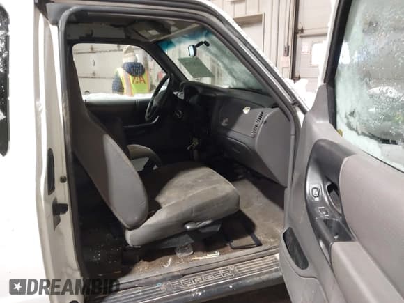 ✅ 2001 Ford Ranger XL Fleet • VIN: 1FTZR15E91PA91012 • Lot: 43787735. Listed on IAAI with 198,432 mi. Free auction sales archive from the USA and detailed vehicle history report at DreamBid. Image 5.