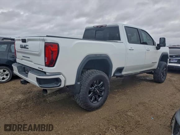 ✅ 2021 GMC Sierra 2500HD AT4 • VIN: 1GT49PEYXMF115643 • Lot: 92095675. Wystawiony na Copart z przebiegiem 122 306 mil. Bezpłatny archiwum sprzedaży aukcyjnych z USA i szczegółowy raport historii pojazdu na DreamBid. Zdjęcie 3.