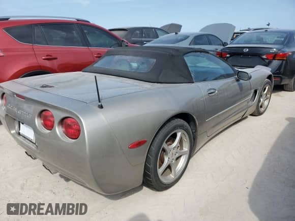 ✅ 2002 Chevrolet Corvette • VIN: 1G1YY32G625118415 • Lot: 76547604. Wystawiony na Copart z przebiegiem Nie podano mil. Skorzystaj z bezpłatnego archiwum sprzedaży aukcyjnych z USA i zobacz szczegółowy raport historii pojazdu na DreamBid. Zdjęcie 3.