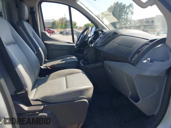 ✅ 2019 Ford Transit • VIN: 1FTYE1ZMXKKA69480 • Lot: 42932812. Wystawiony na IAAI z przebiegiem 175 617 mil. Bezpłatny archiwum sprzedaży aukcyjnych z USA i szczegółowy raport historii pojazdu na DreamBid. Zdjęcie 5.