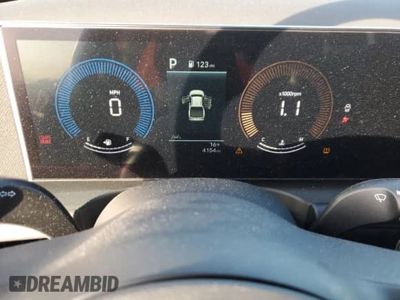 2025 Hyundai Santa Cruz SEL с VIN 5NTJBDDE3SH127327, выставлен на аукционе Copart как лот 45662725 с пробегом 4 154 миль миль и Списание • Salvage title. История ставок и продаж доступна на DreamBid. Изображение 9.