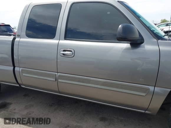 2006 Chevrolet Silverado 1500 LT2 z VIN 2GCEC19T361333158, wystawiony jako IAAI lot #42218305 z przebiegiem 220 009 mil mil oraz . Historia ofert i sprzedaży dostępna na DreamBid. Obrazek 14.
