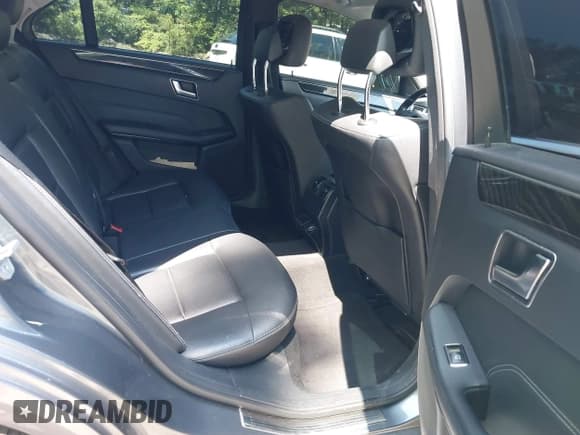 ✅ 2016 Mercedes-Benz E 350 Luxury • VIN: WDDHF8JB1GB309075 • Лот: 42544036. Опубликован ранее на IAAI с пробегом 120 555 миль. Бесплатный доступ к архиву аукционных продаж из США и подробный отчёт об истории автомобиля на DreamBid. Изображение 8.